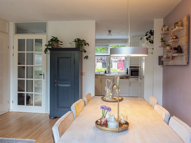 Pauwenburg 7, Hoofddorp