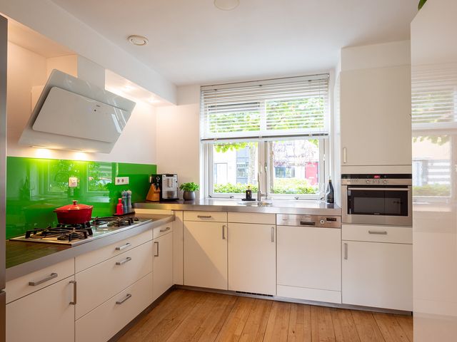 Pauwenburg 7, Hoofddorp