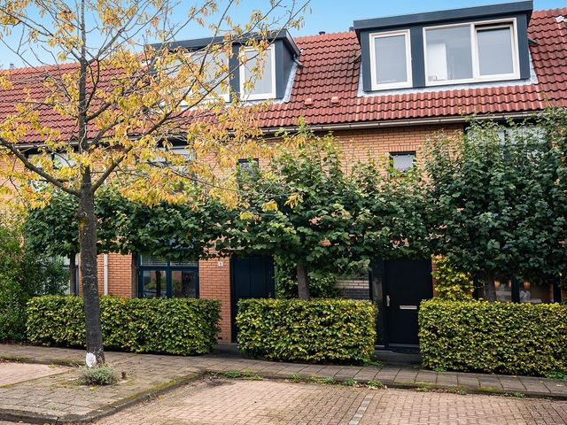 Pauwenburg 7, Hoofddorp