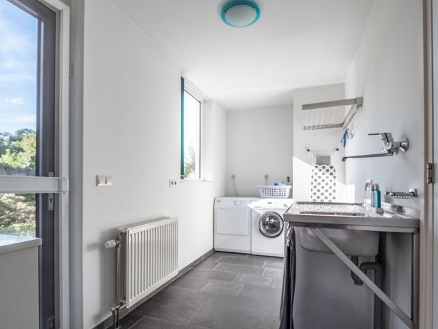 Hoofdweg 1137, Nieuw-Vennep