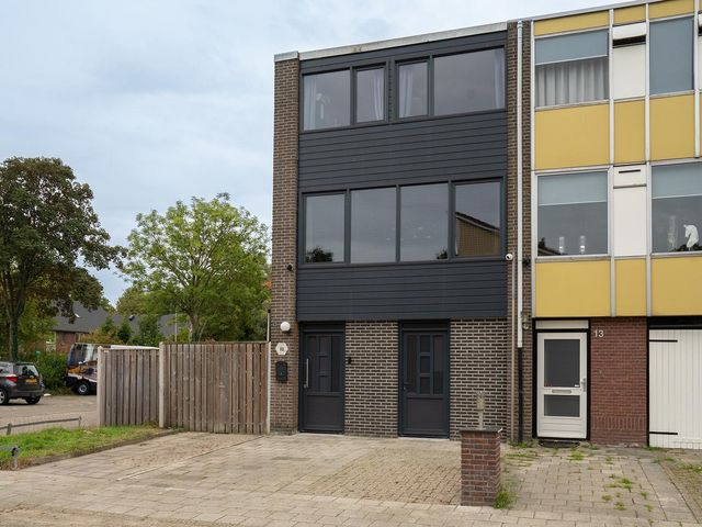 Bruggemanlanden 11, Enschede