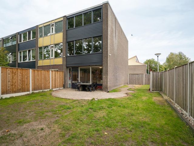 Bruggemanlanden 11, Enschede