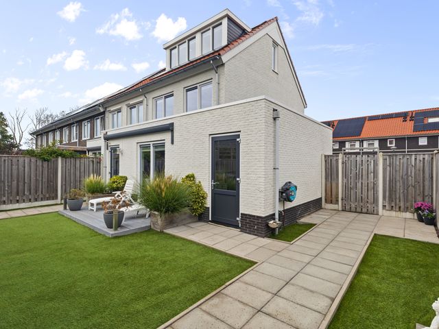 Notenhout 4, Julianadorp