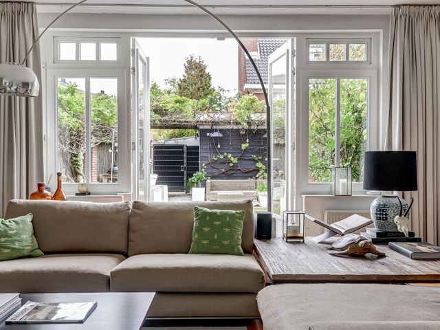 Coniferenhout 32, Barendrecht