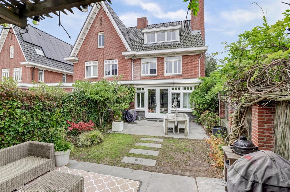 Coniferenhout 32