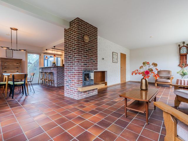 Kapteynlaan 23, Hoogeveen