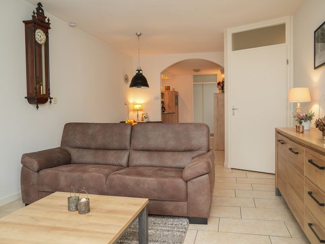 Pastoor J. Van Hovestraat 43, Beesd
