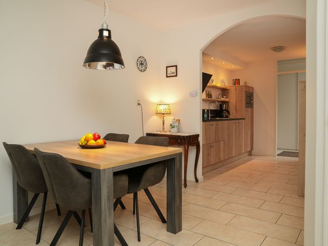 Pastoor J. Van Hovestraat 43, Beesd