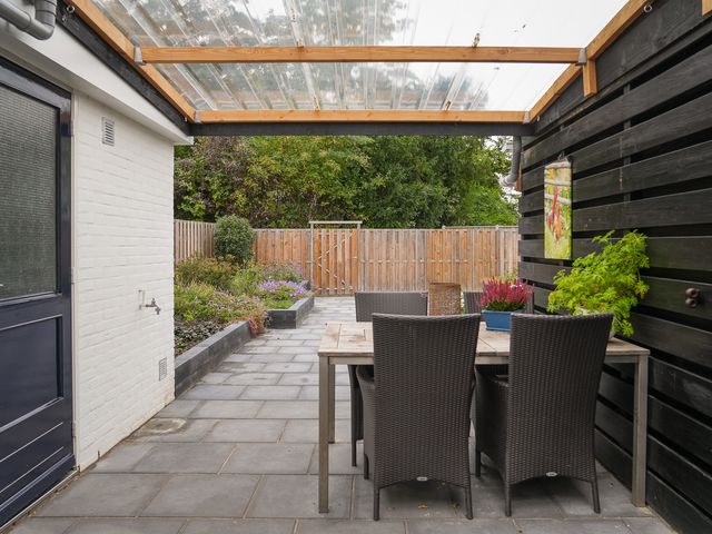 Pastoor J. Van Hovestraat 43, Beesd