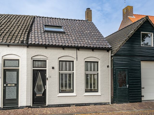 Weeshuisstraat 21, Sommelsdijk