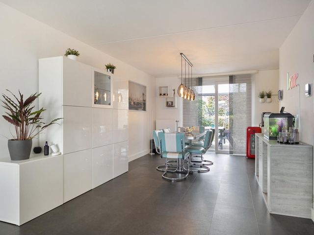 Hofstraat 8, Born