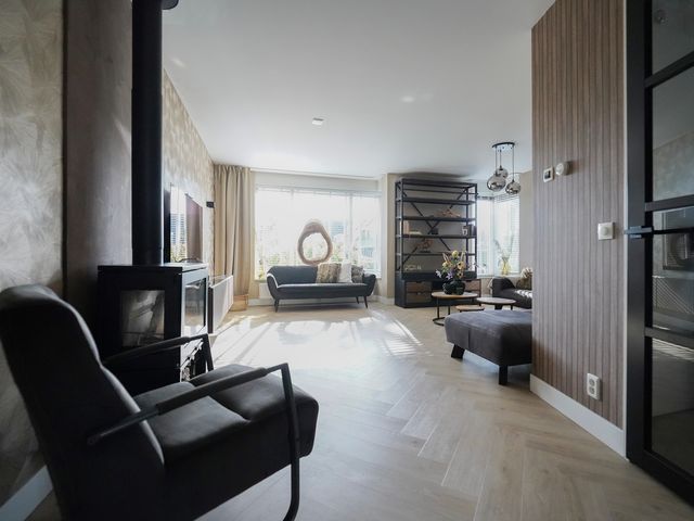 Kelderskamp 36, Putten