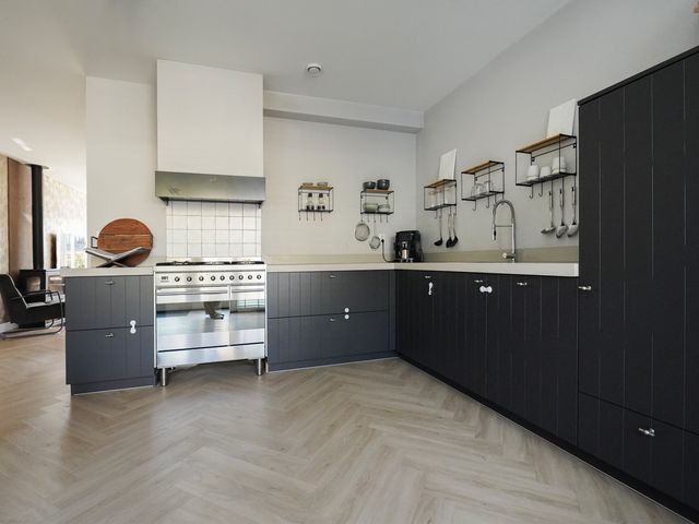 Kelderskamp 36, Putten