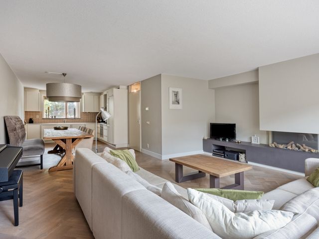 Ter Lips 66, Voorschoten