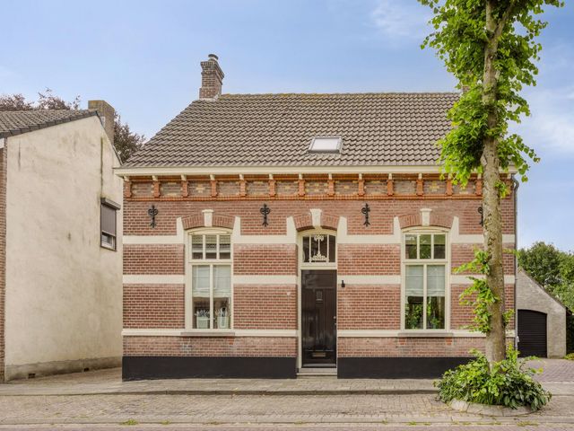 Stationstraat 4, Alphen