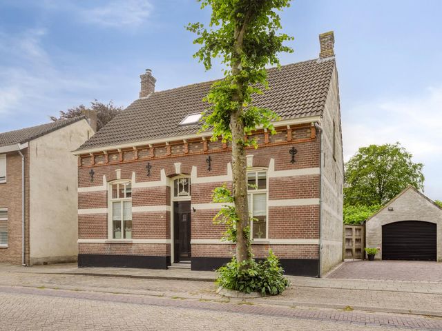 Stationstraat 4, Alphen