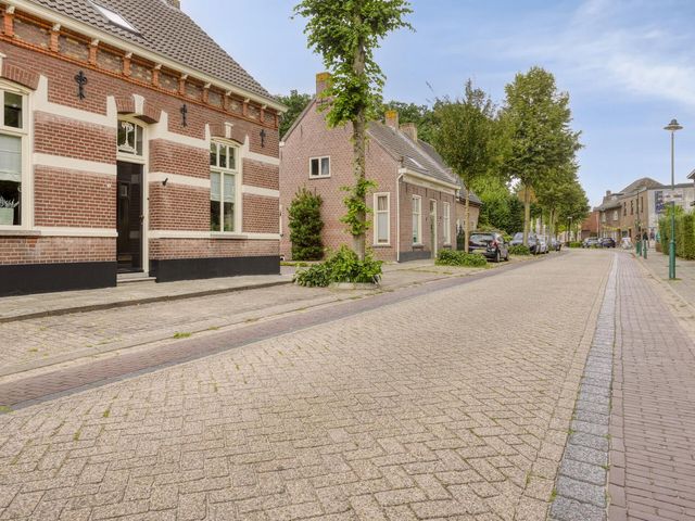 Stationstraat 4, Alphen