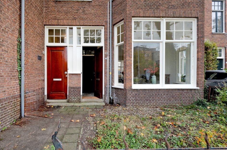 Petrus Campersingel 15