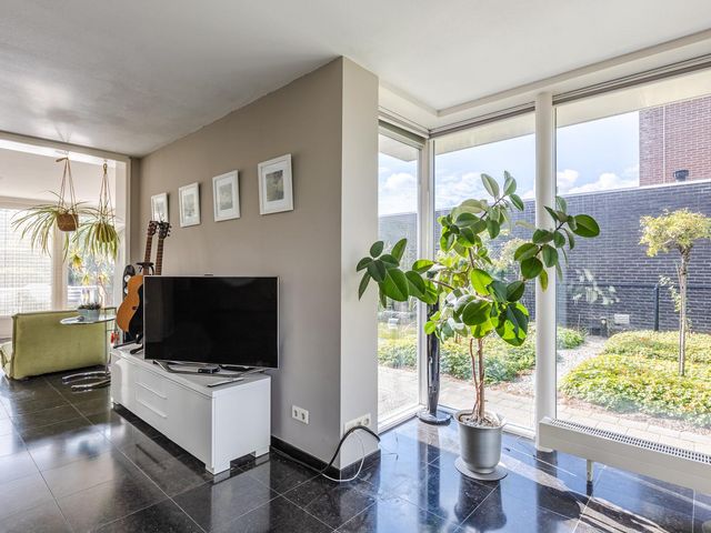 Vijverhof 7, Terneuzen