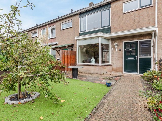 Lindelaan 8, Grootebroek