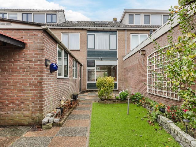 Lindelaan 8, Grootebroek