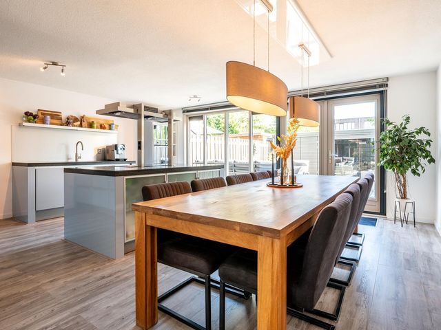 Sisleystraat 10, Almere