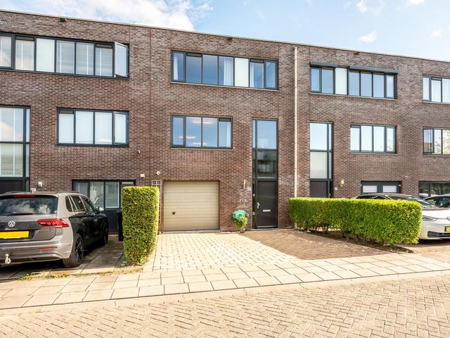 Sisleystraat 10, Almere