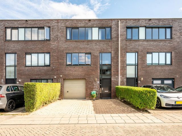 Sisleystraat 10, Almere