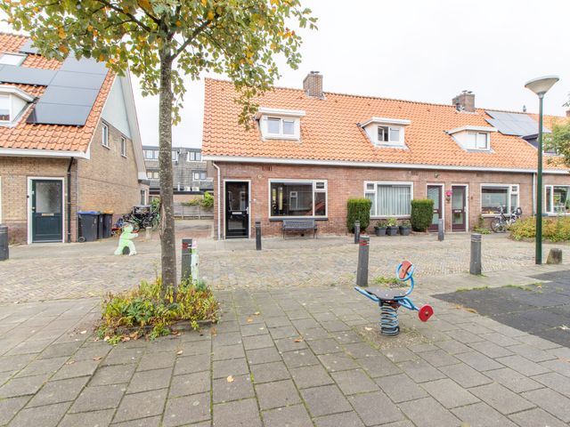 Burgemeester Strick Van Linschotenstraat 12, Maarssen