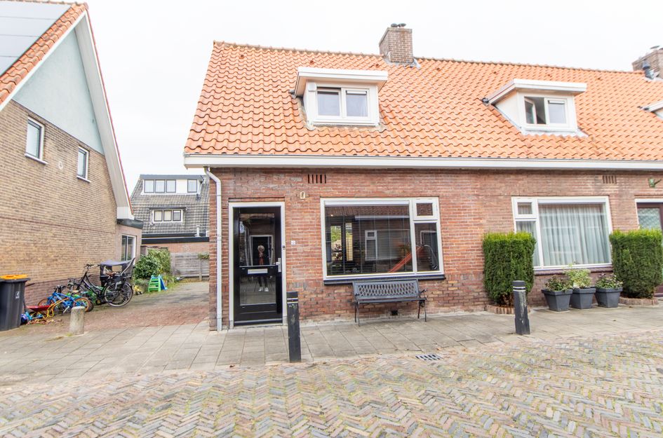Burgemeester Strick Van Linschotenstraat 12