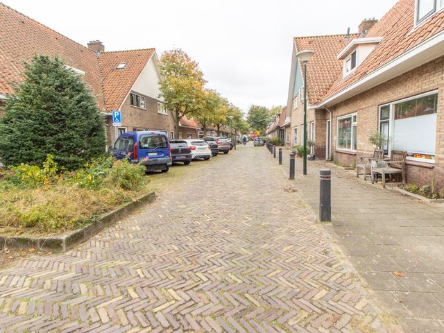 Burgemeester Strick Van Linschotenstraat 12, Maarssen