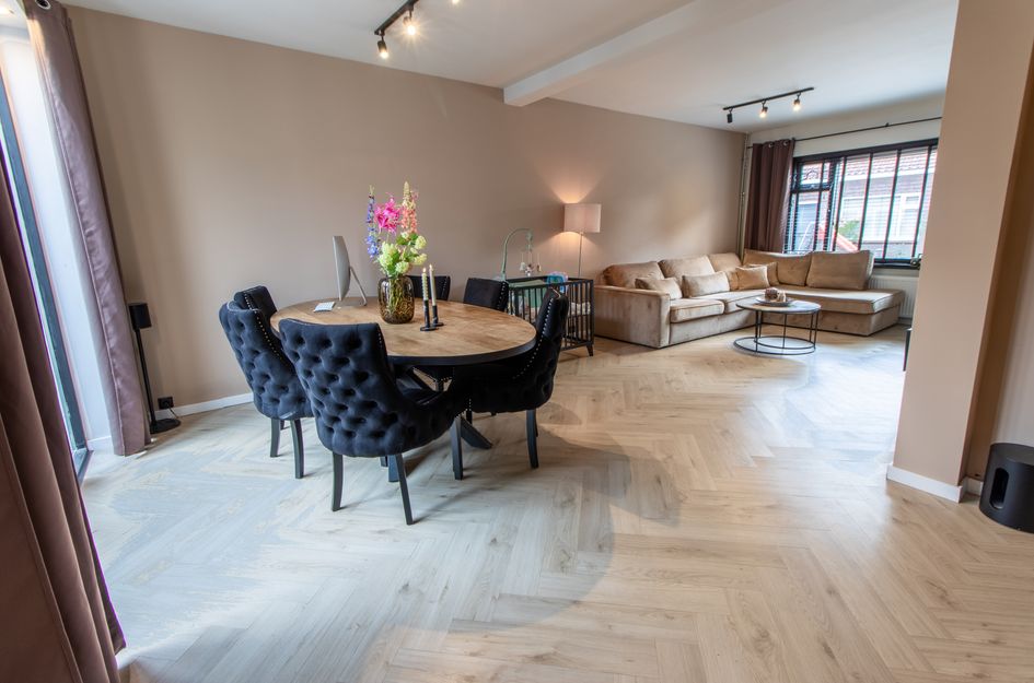 Burgemeester Strick Van Linschotenstraat 12