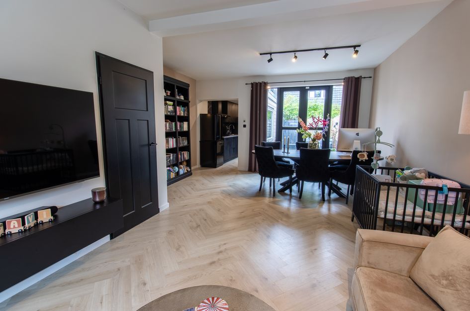 Burgemeester Strick Van Linschotenstraat 12