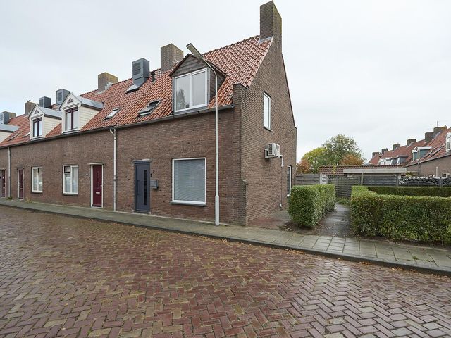 Bestevaerstraat 2, Oostburg
