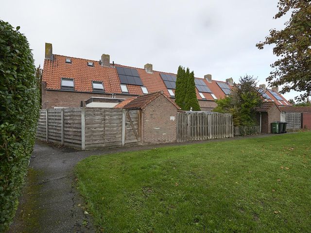 Bestevaerstraat 2, Oostburg