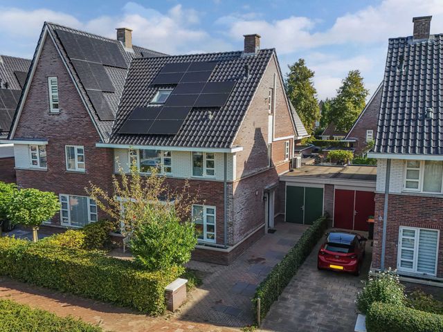 Rigastraat 72, Lelystad