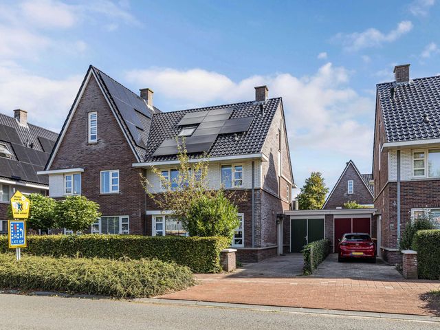 Rigastraat 72, Lelystad