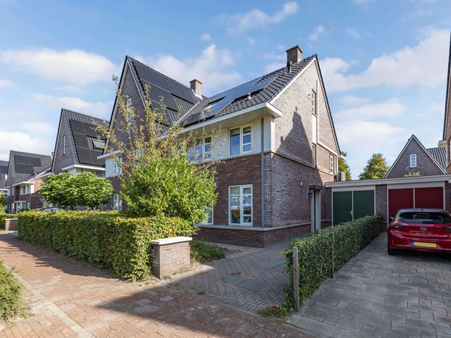 Rigastraat 72, Lelystad