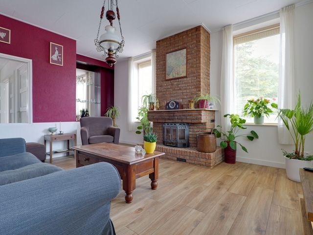Groningerstraat 12, Vries