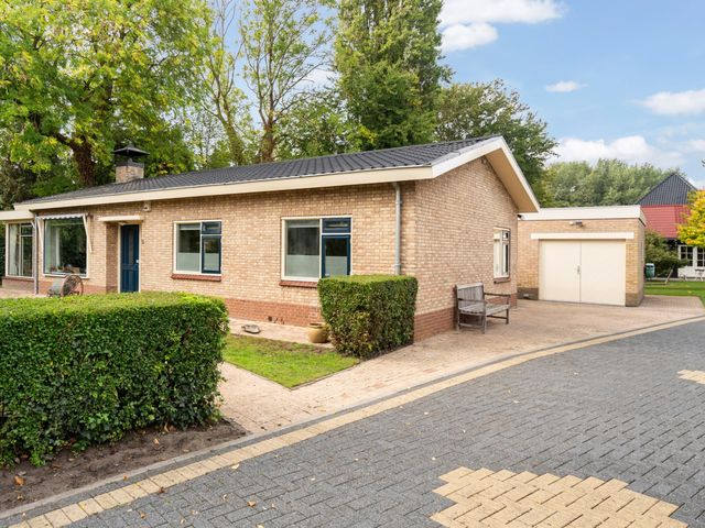 Dorpsstraat 6, Rhenoy