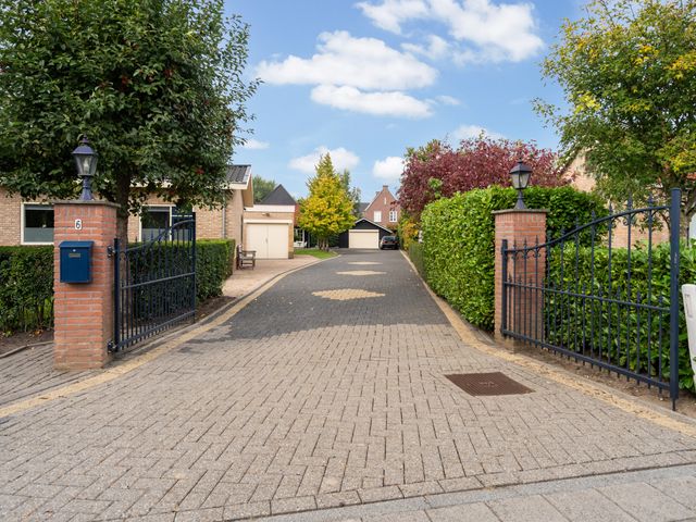 Dorpsstraat 6, Rhenoy