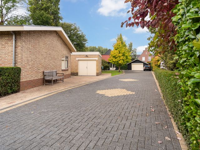 Dorpsstraat 6, Rhenoy