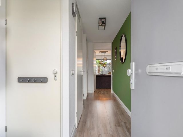 Giottoplantsoen 8, Almere