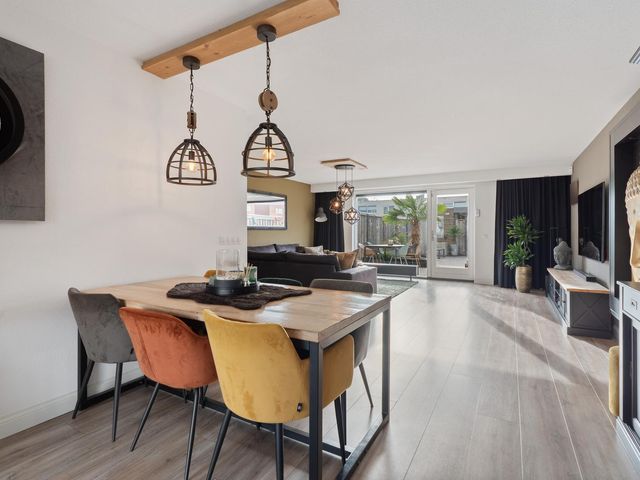 Giottoplantsoen 8, Almere