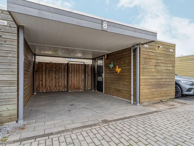 Giottoplantsoen 8, Almere
