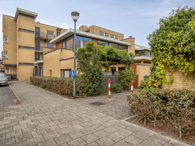 Paradijsvogelhof 11, Hilversum