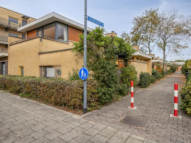 Paradijsvogelhof 11, Hilversum