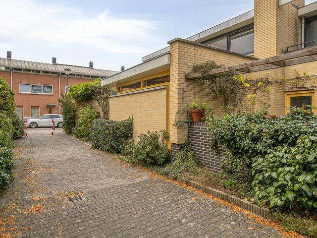 Paradijsvogelhof 11, Hilversum