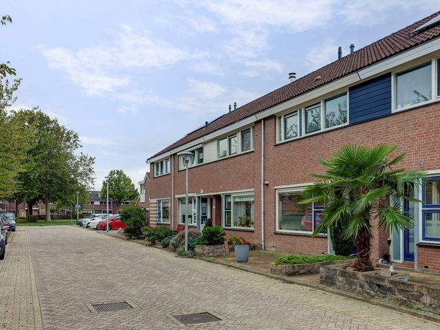 Diepenhorstweg 8, Strijen