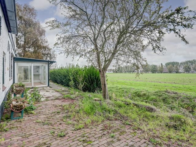 Noord Kavelsedijk 4, Strijen